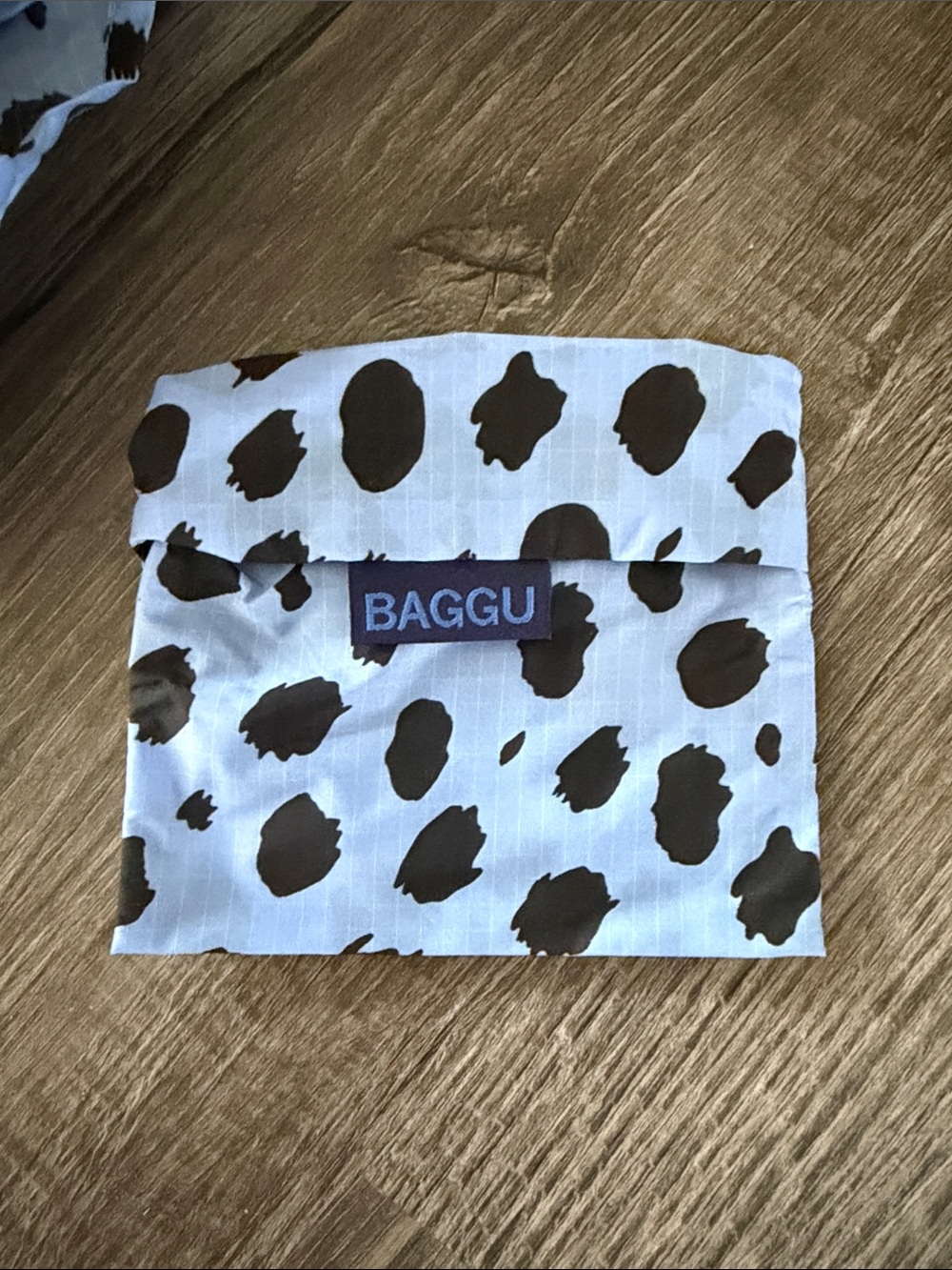 Baggu Standard foldable Tote with matching pouch - Picture 3 of 3